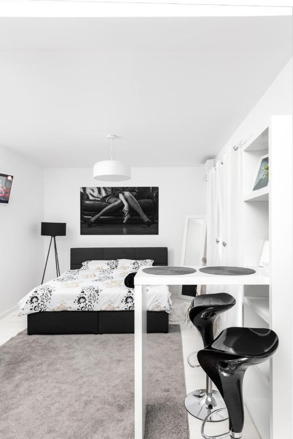 Reeas Apartament 13 Apartment Chisoda Exterior photo