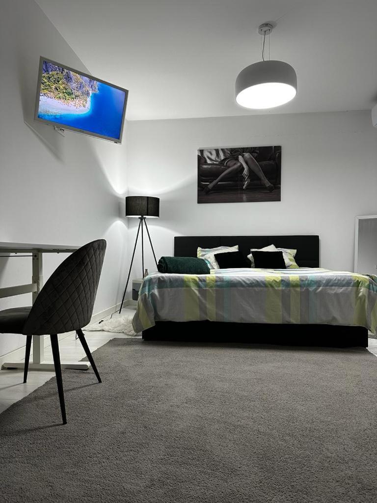 Reeas Apartament 13 Apartment Chisoda Exterior photo