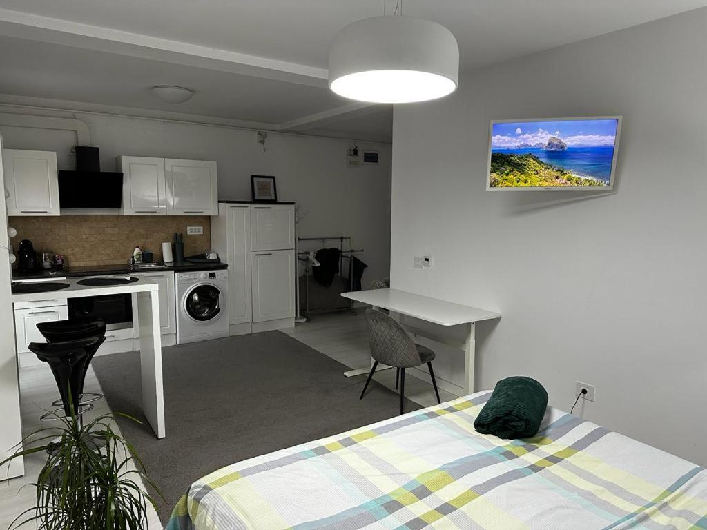 Reeas Apartament 13 Apartment Chisoda Exterior photo